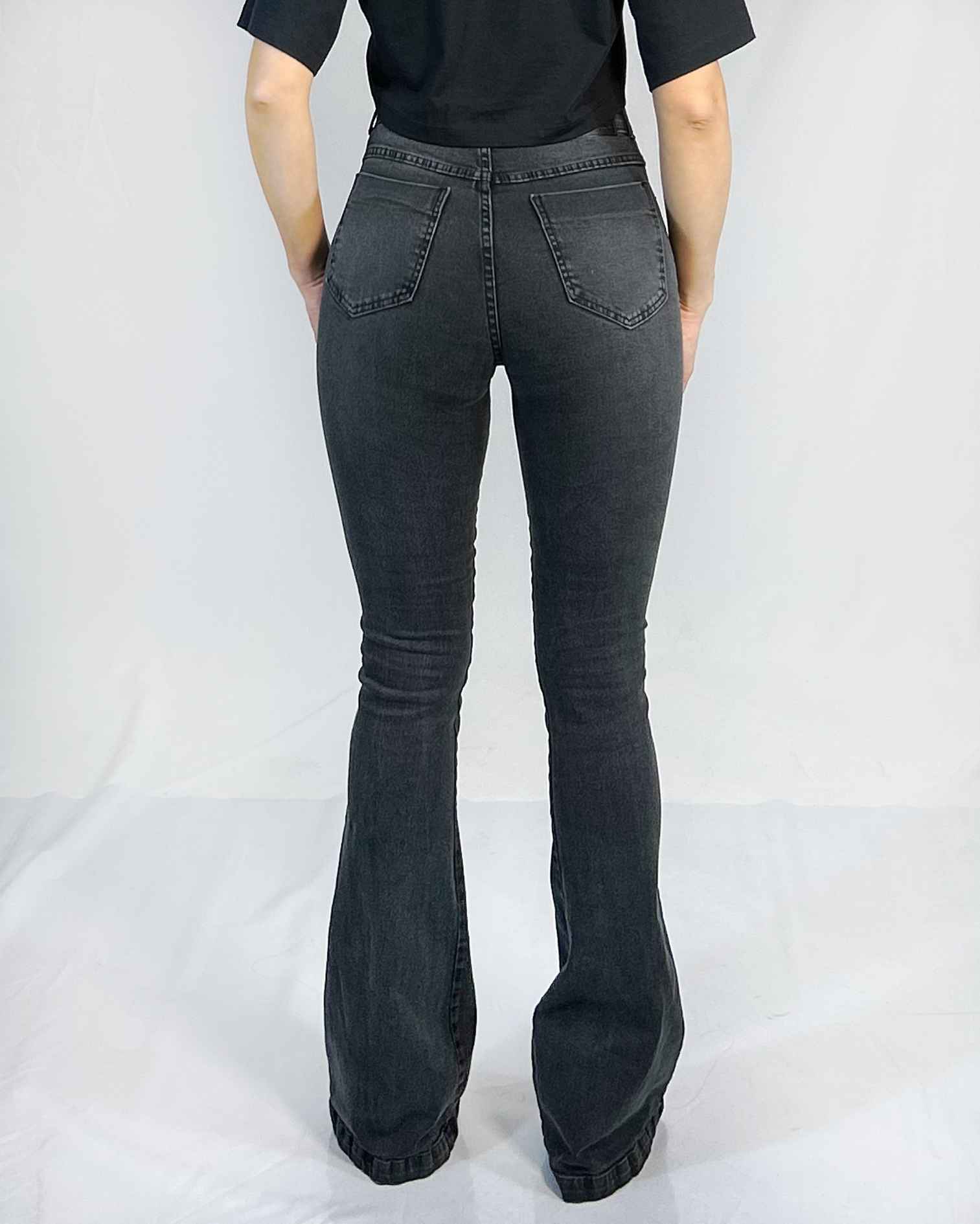 Jeans Flare Negro Desgastado Mujer Tiro Alto - Push Up Chile