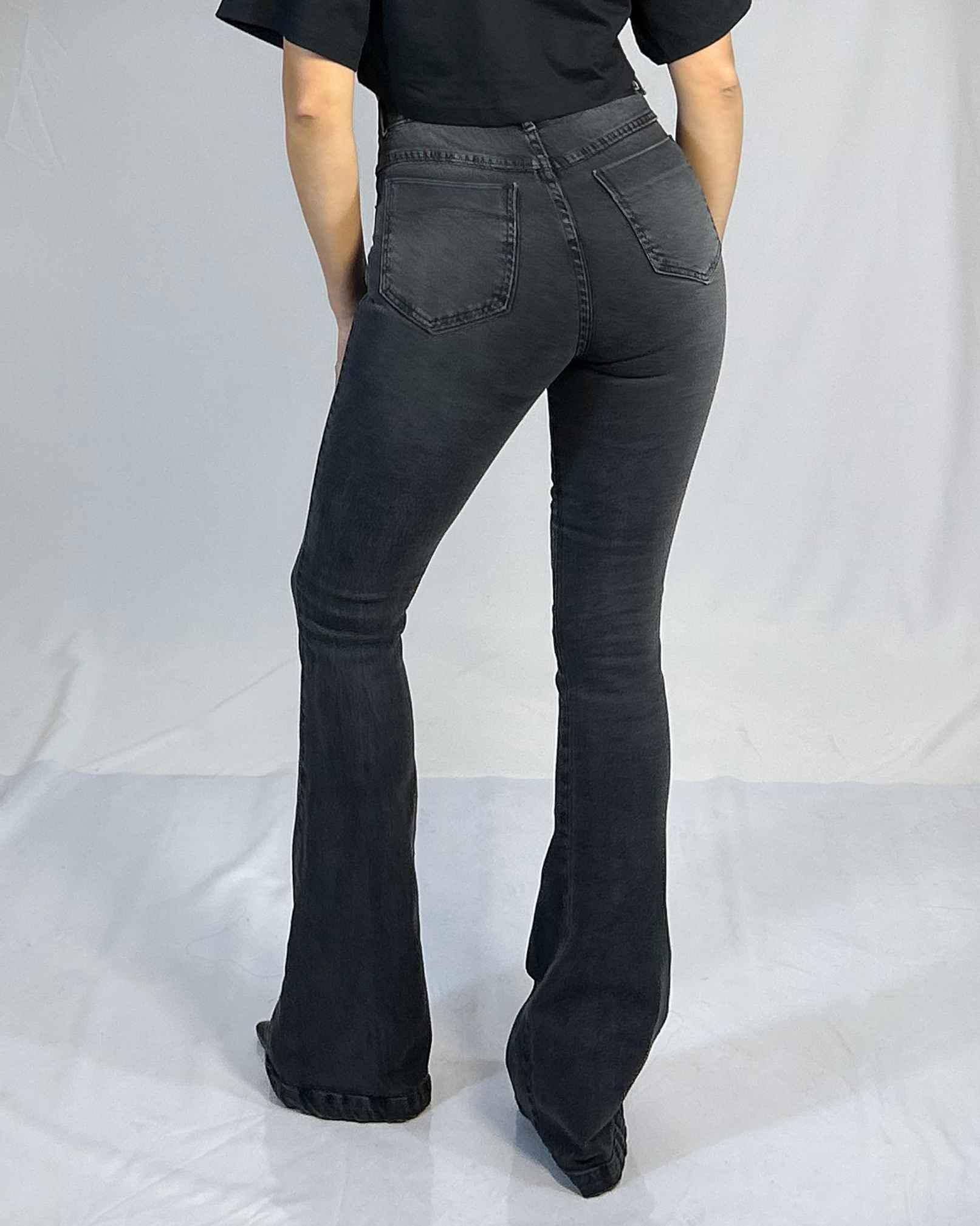 Jeans Flare Negro Desgastado Mujer Tiro Alto - Push Up Chile