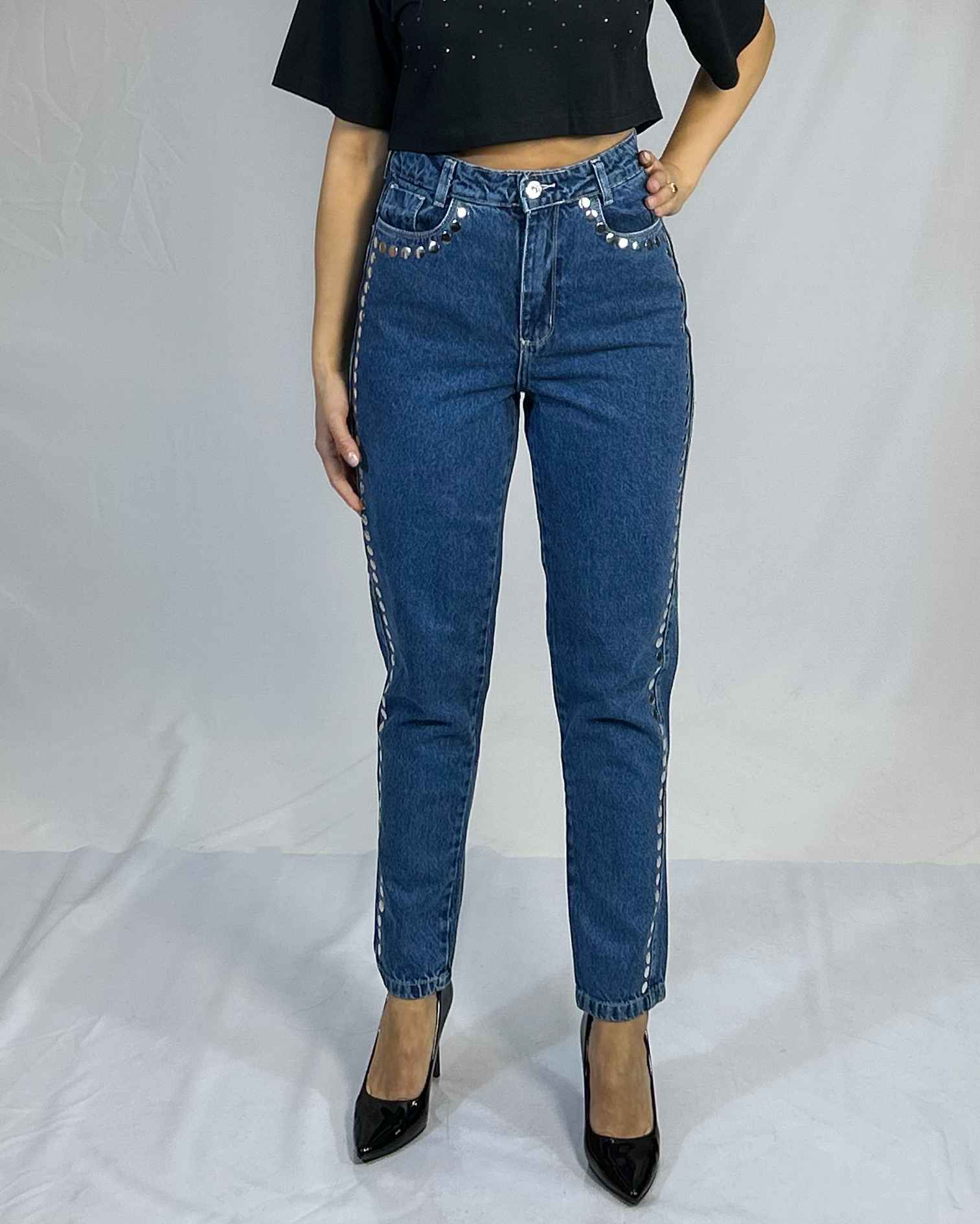 Jeans Mom con Tachas Mujer Tiro Alto - Levanta Cola Chile