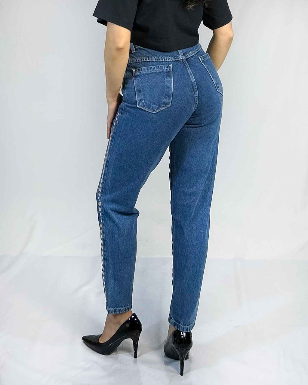 Jeans Mom con Tachas Mujer Tiro Alto - Levanta Cola Chile