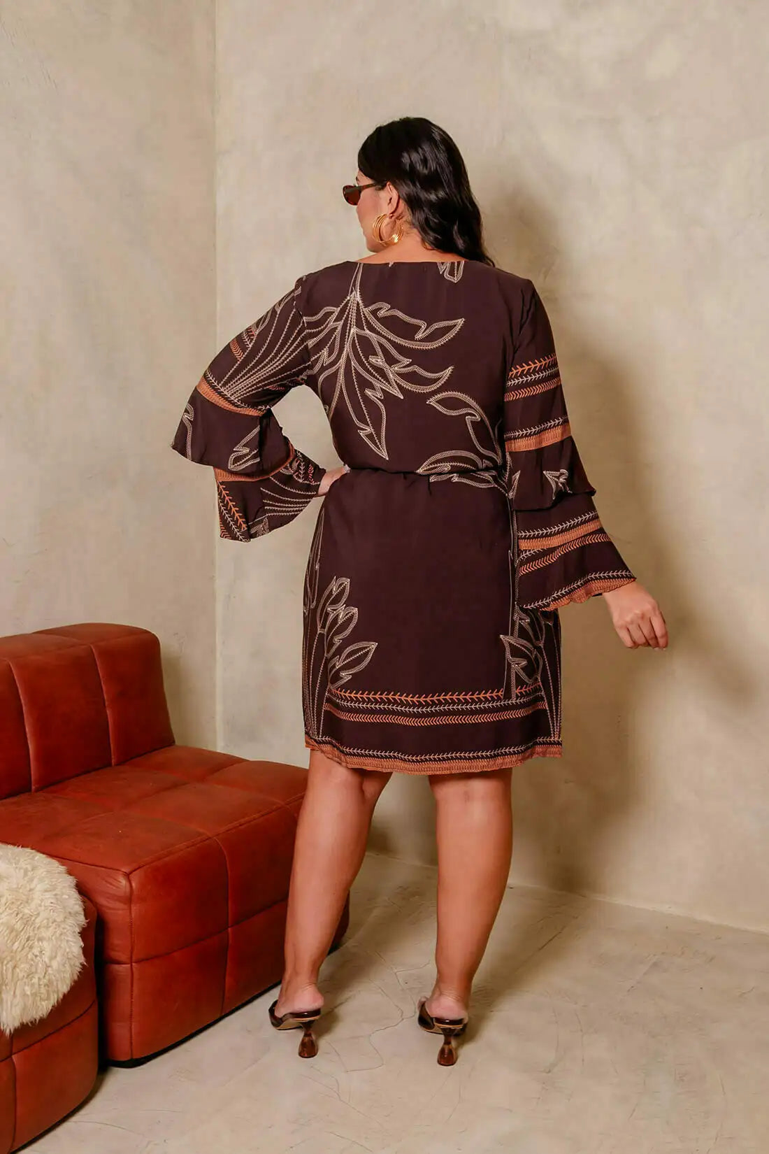 Vestido corto estampado manga vuelos mujer tallas grandes - vista frontal